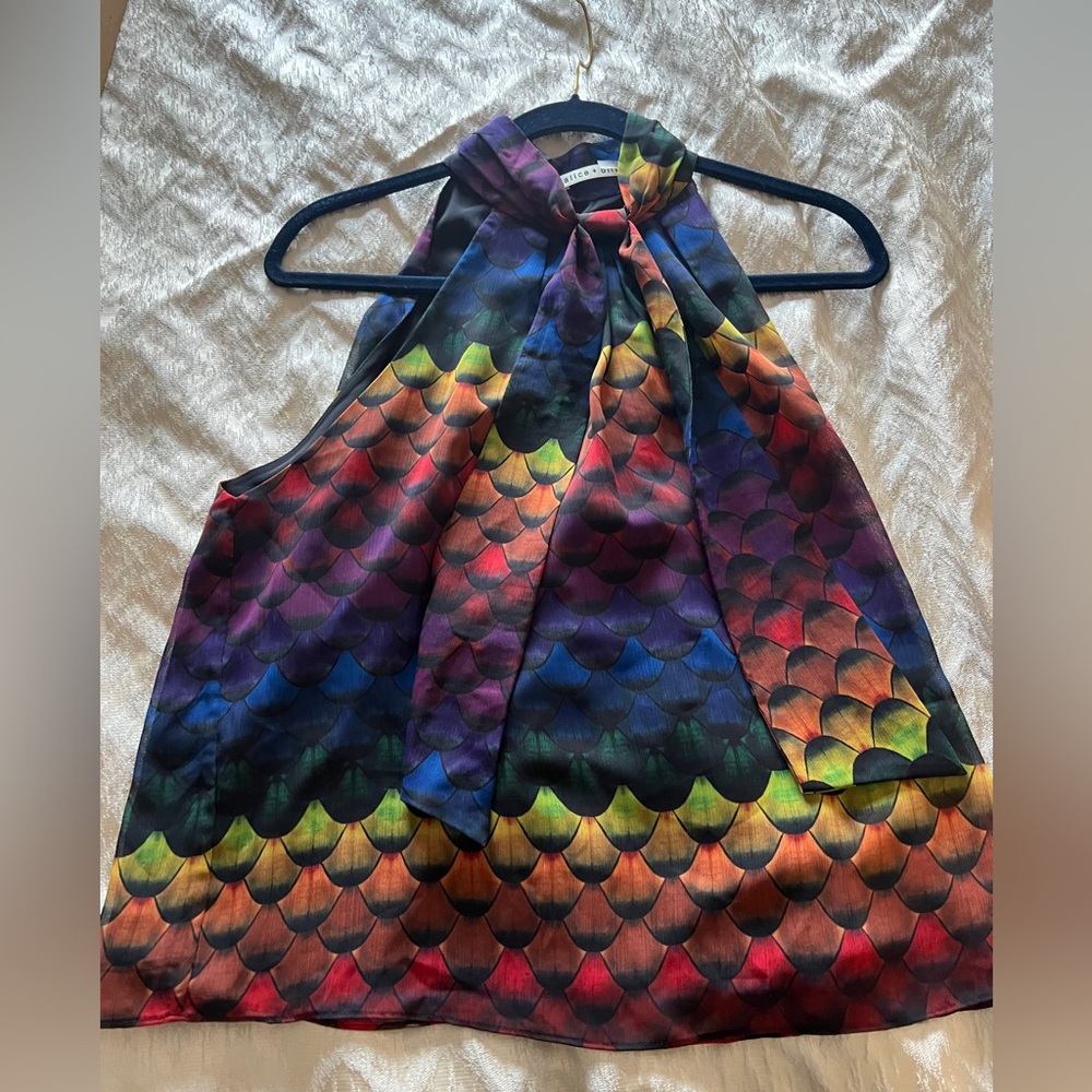 NWOT ALICE + OLIVIA SLEEVELESS TOP! SIZE L!